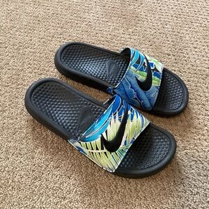Nike Benassi Tropical Slides